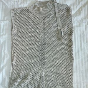 Women's (sleeveless) sweater